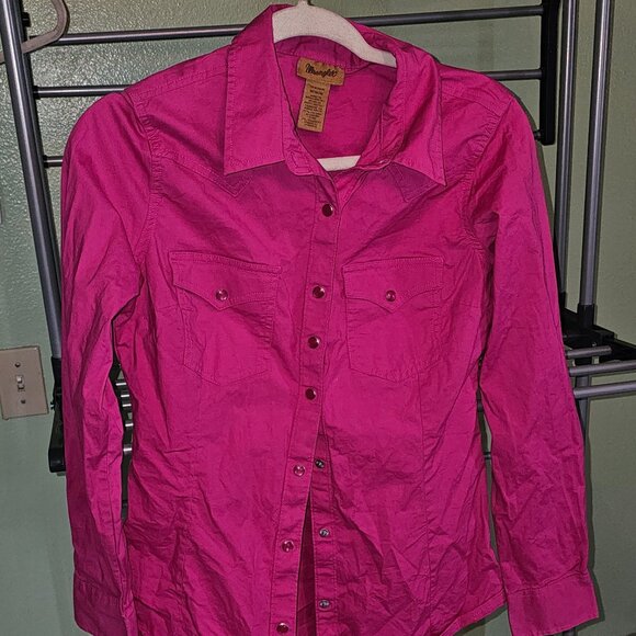 Wrangler Women’s Solid Pink Button-Down Shirt – Size Small – Stretch Cotton Blen - Picture 1 of 3